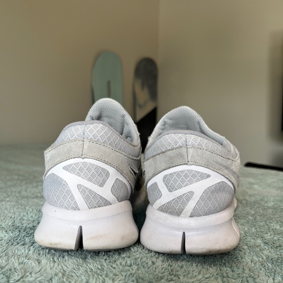 Nike running shoes - Picture 2 of 5